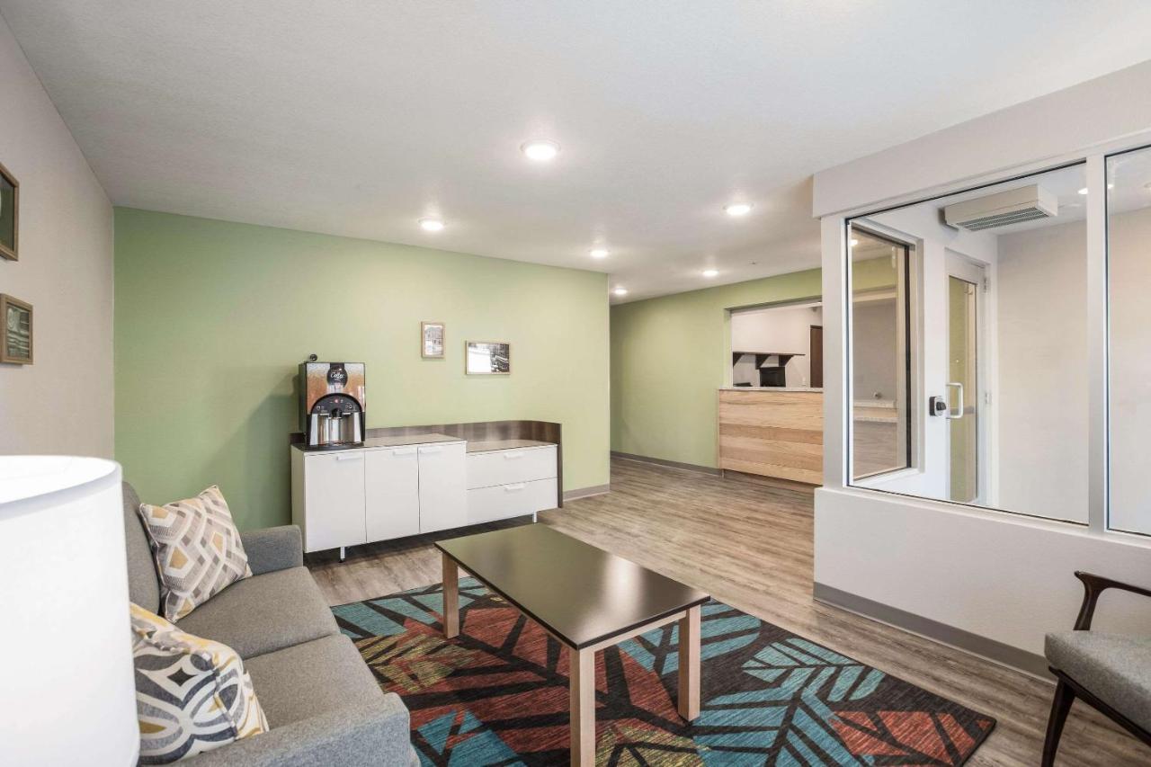 Woodspring Suites Detroit Madison Heights Exterior photo